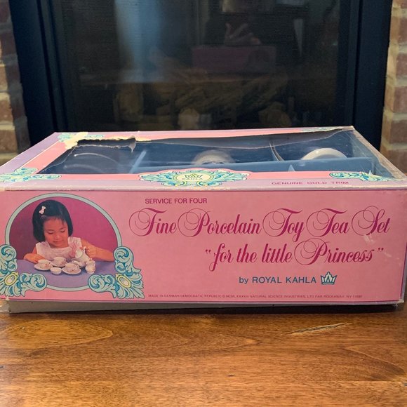 Vintage 1987 12 Piece Royal Kahla (Service for 4) Fine Porcelain Toy Tea Set - Picture 13 of 15